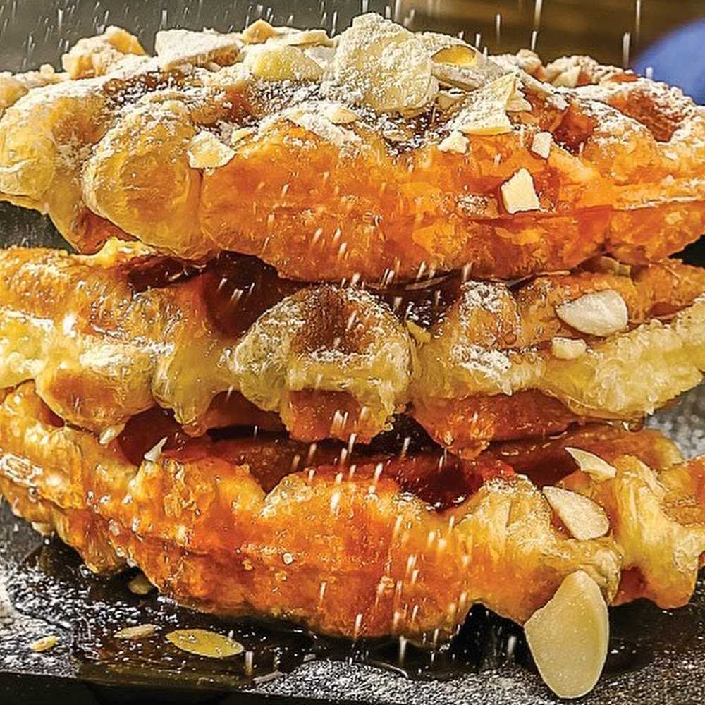 Kuliner Sahabat Mixue Grand Galaxy Bekasi