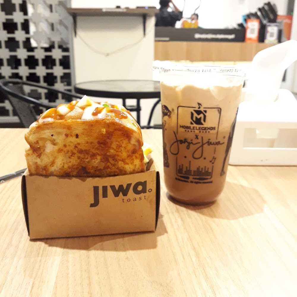 Kuliner Kopi Janji Jiwa & Jiwa Toast Bukit Darmo Golf