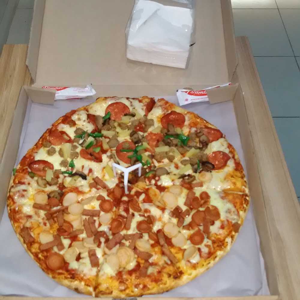 Kuliner Pizza Hut Delivery - Sesetan