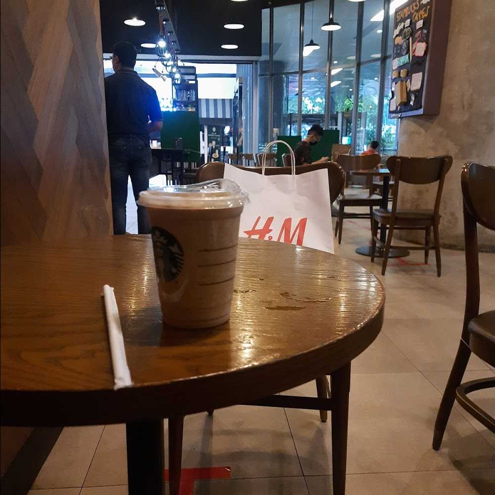 Kuliner Domino's Pizza Semanan
