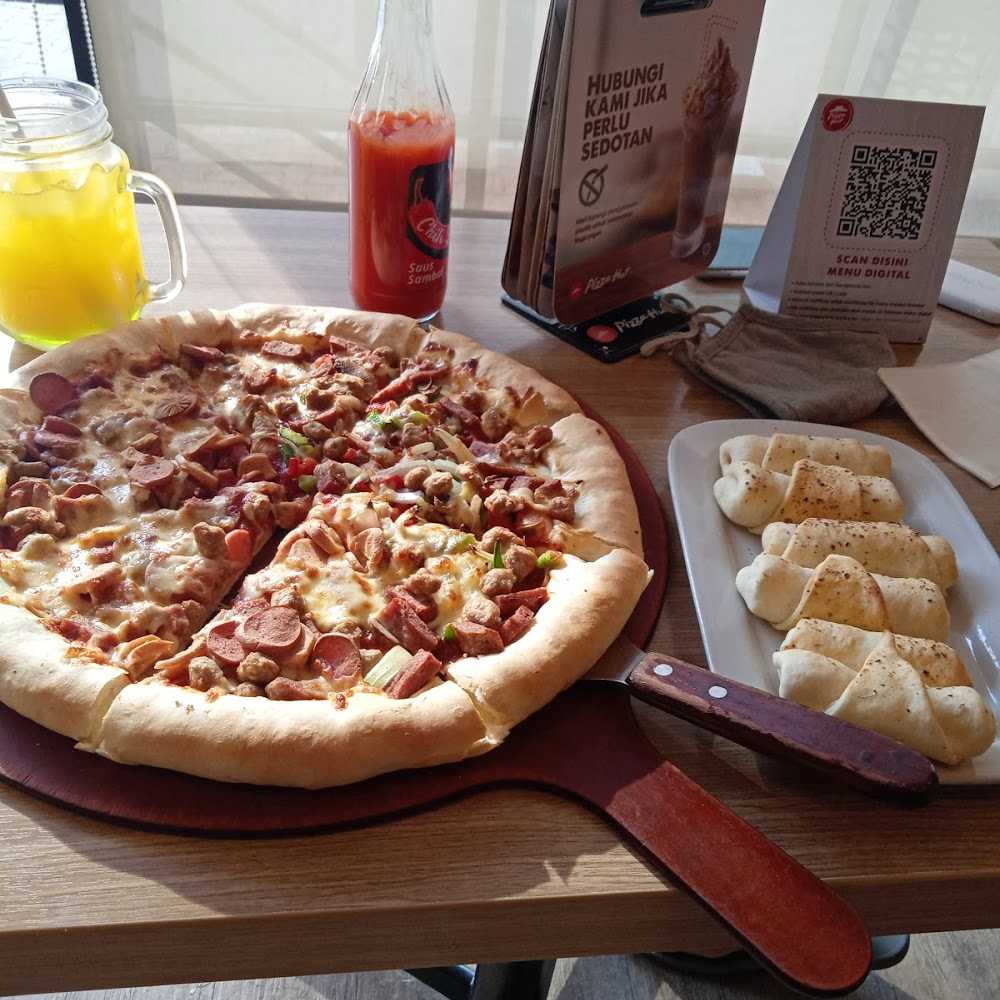 Kuliner Pizza Hut Restoran - Slipi Jaya Plaza
