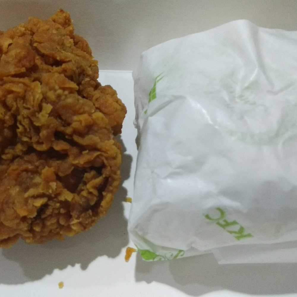 Kuliner Domino's Pizza Utan Kayu