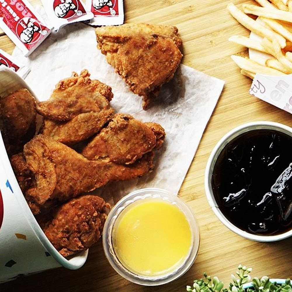 Kuliner Domino's Pizza Semanan