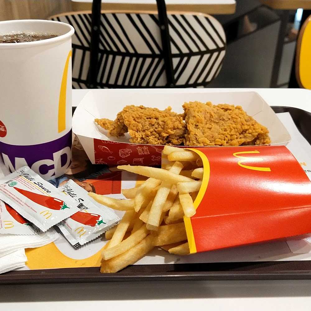 Kuliner McDonald Arion Mall