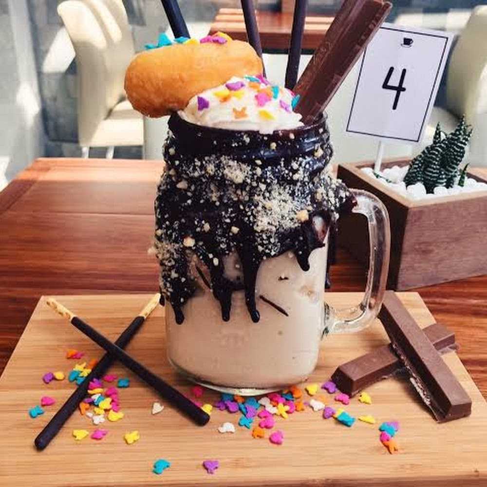 Kuliner MIXUE RAYA SESETAN