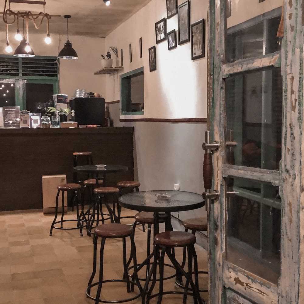 Kuliner The Porch Cafe