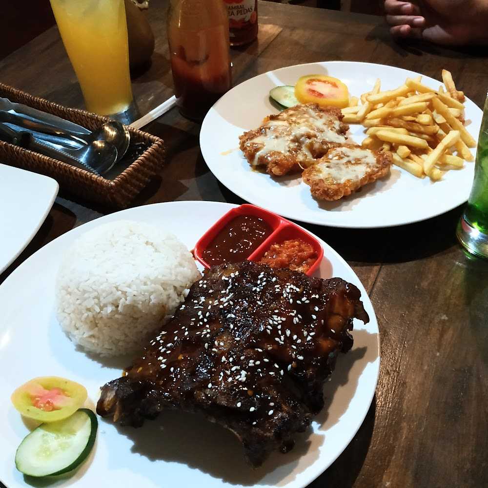 Kuliner Warung Babi Guling Pande Egi