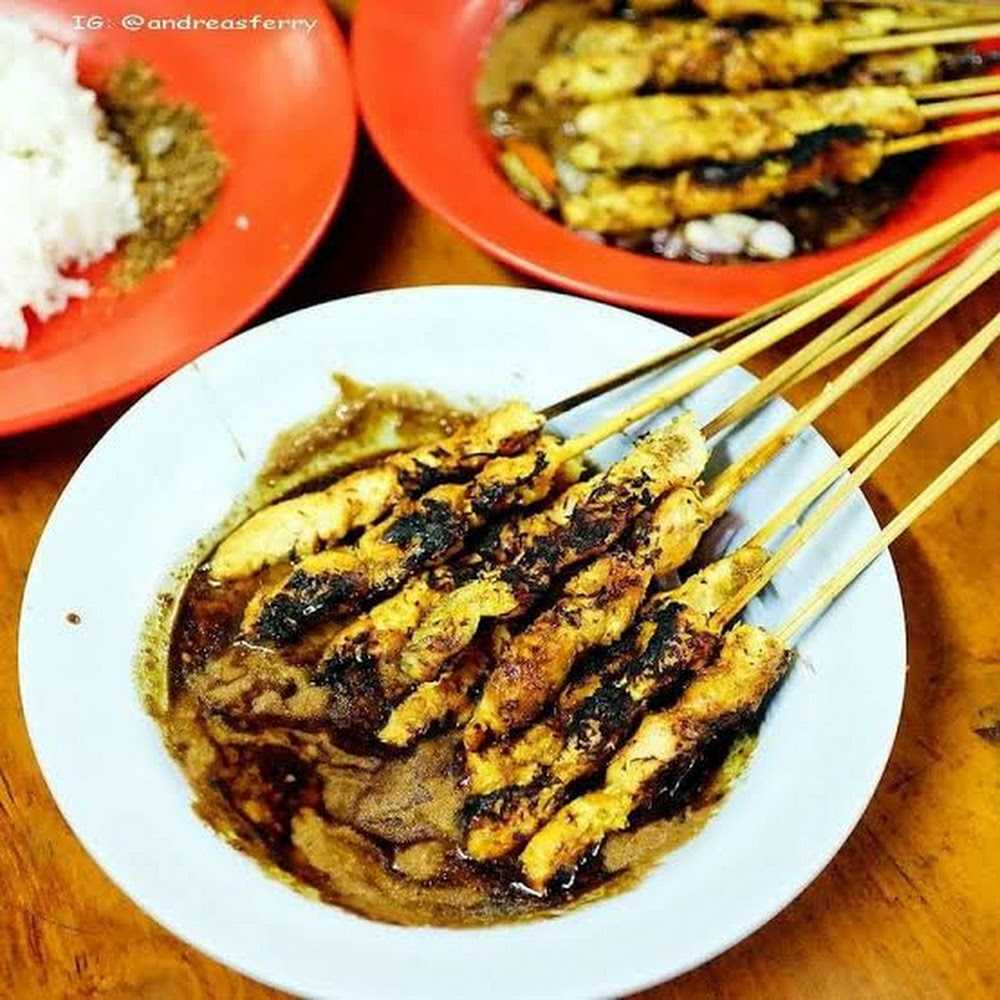 Kuliner Sate Kelopo Ondomohen Bu Asih - Surabaya
