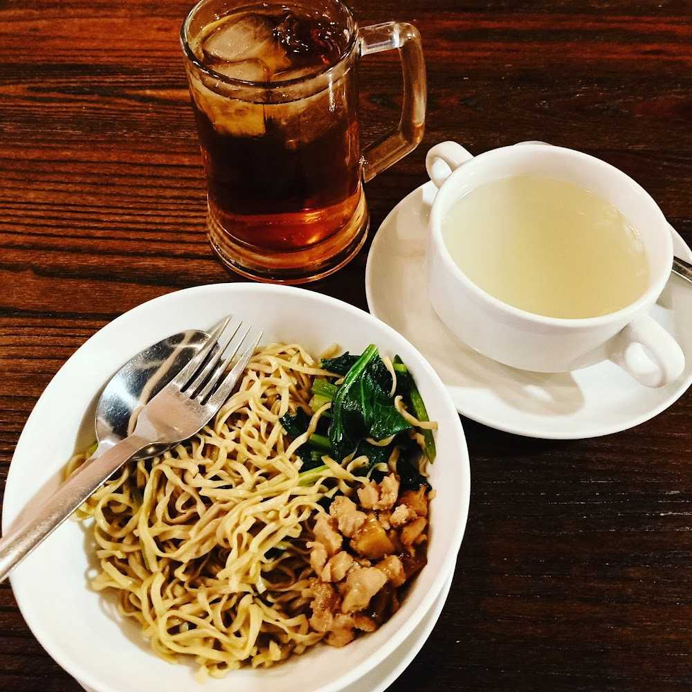 Kuliner Starbucks Coffee Solo Square