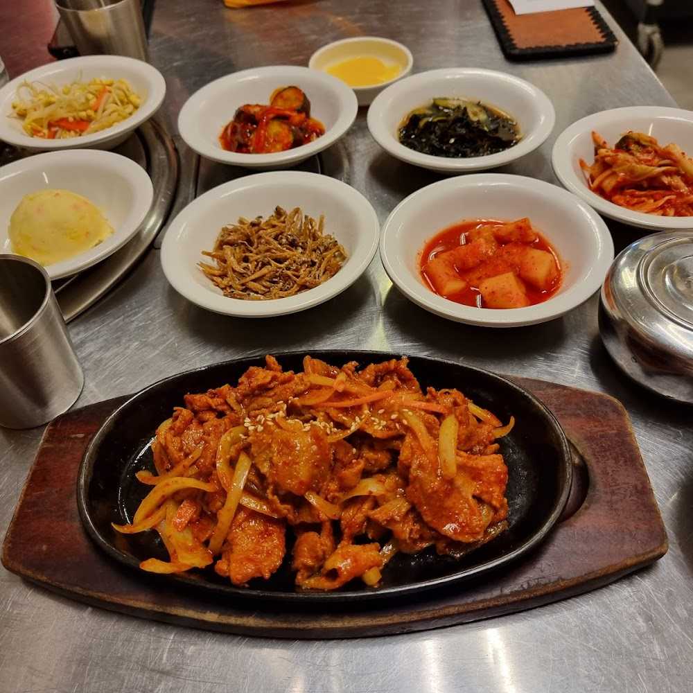 Kuliner Dal In Restaurant