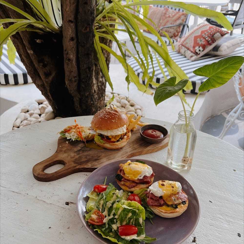 Kuliner Bias Courtyard Seminyak
