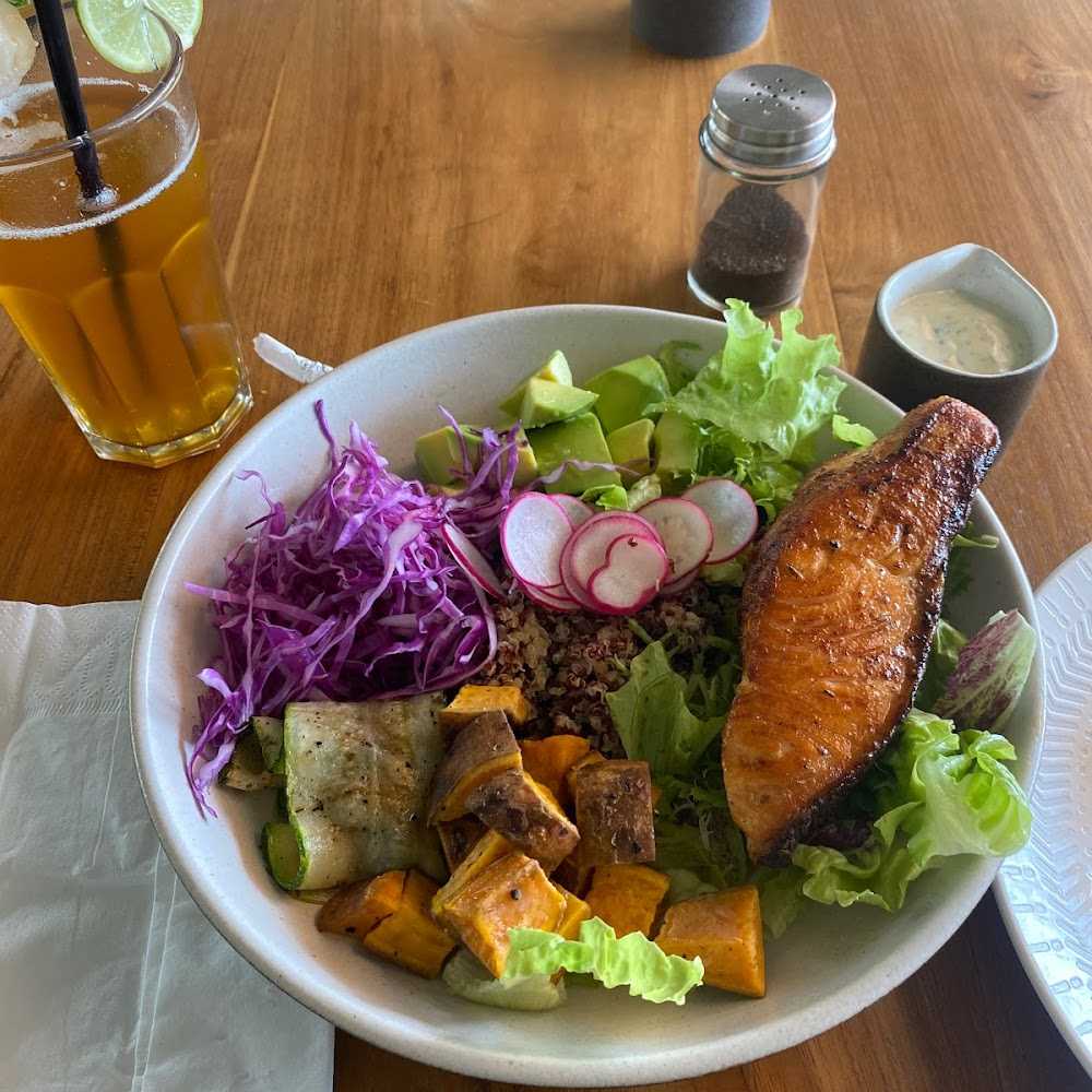 Kuliner NOURISH CAFE BERAWA